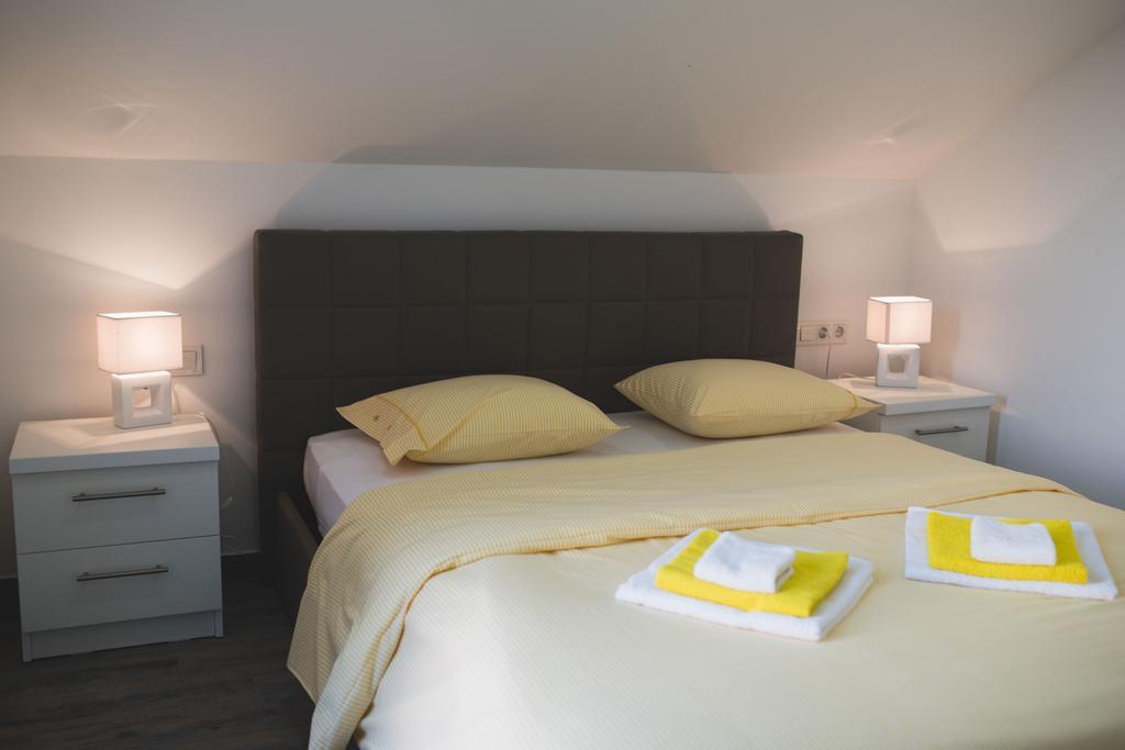 Apartments Sunny Garden โบรดาริตซา ภายนอก รูปภาพ