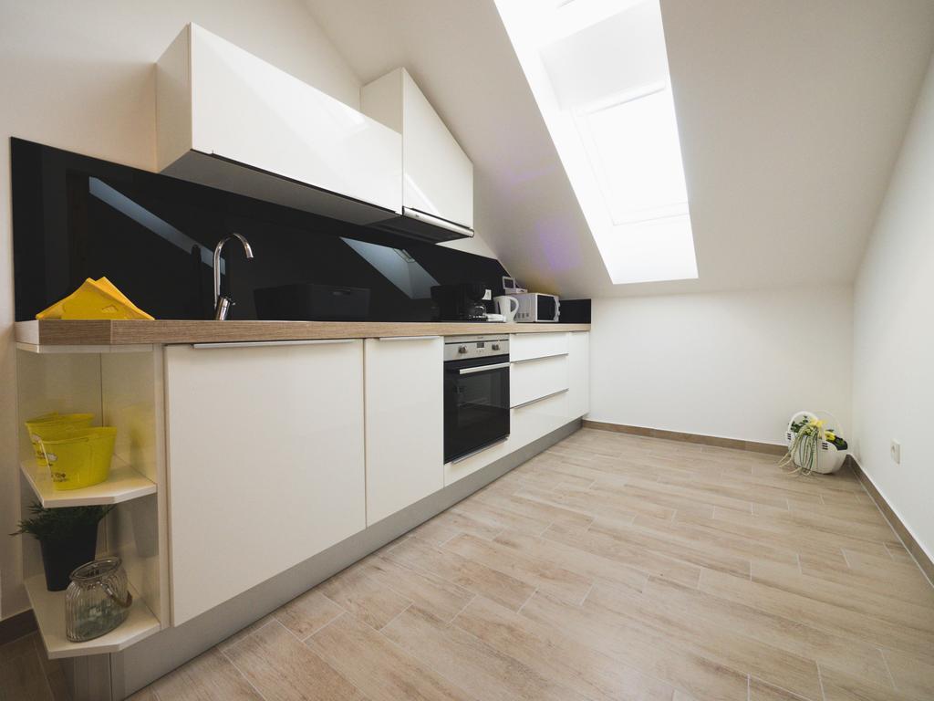 Apartments Sunny Garden โบรดาริตซา ภายนอก รูปภาพ