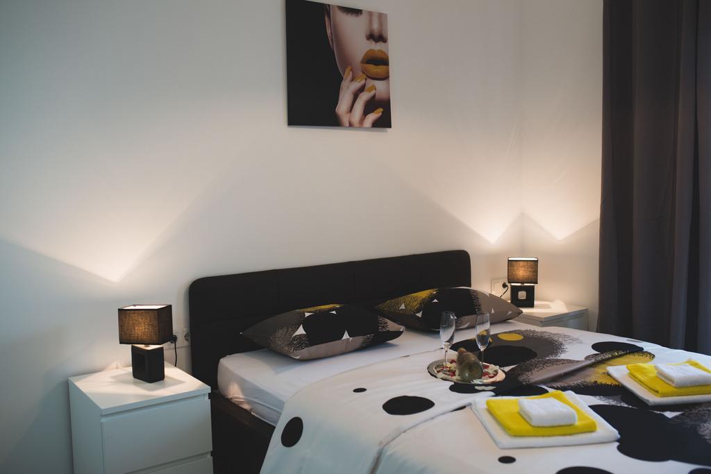 Apartments Sunny Garden โบรดาริตซา ภายนอก รูปภาพ