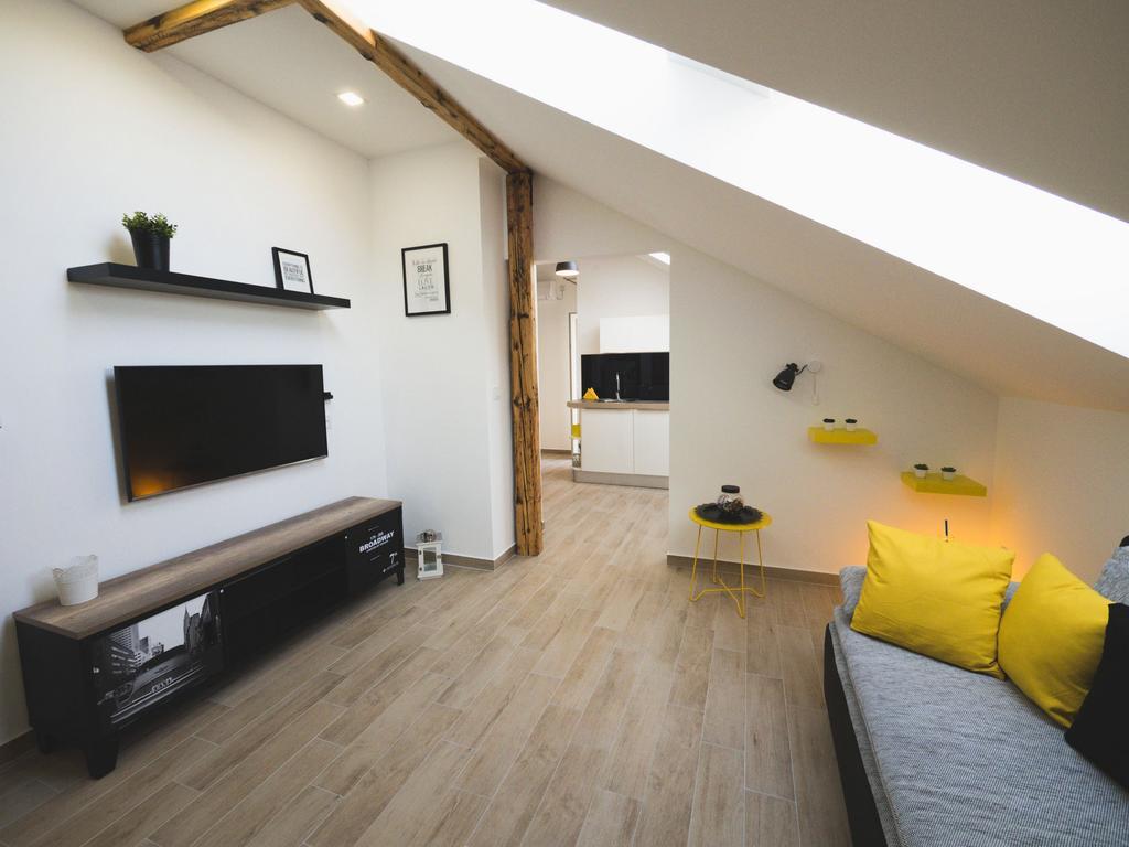 Apartments Sunny Garden โบรดาริตซา ภายนอก รูปภาพ