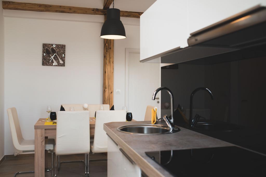 Apartments Sunny Garden โบรดาริตซา ภายนอก รูปภาพ