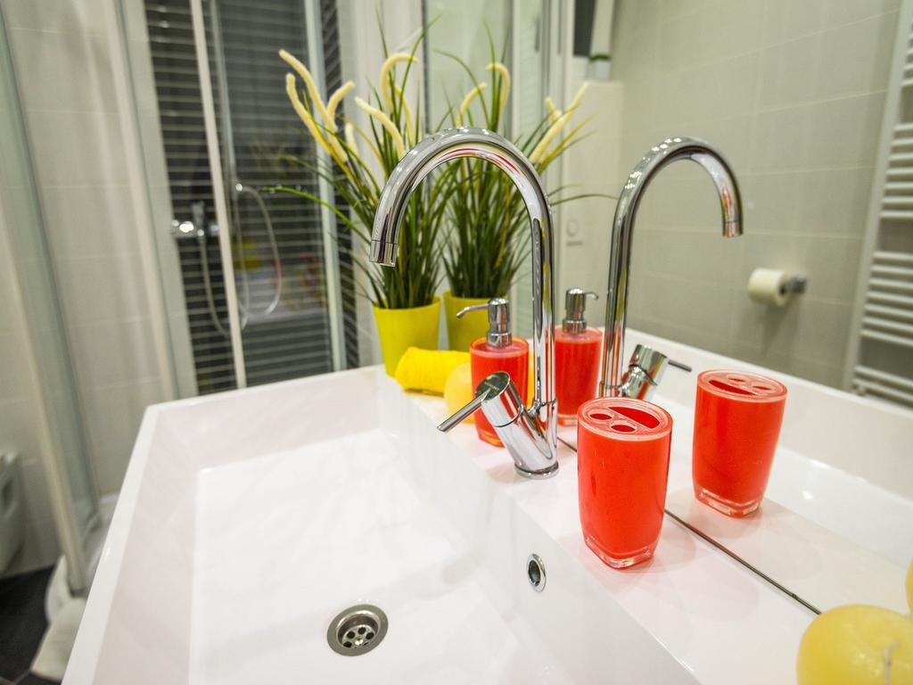 Apartments Sunny Garden โบรดาริตซา ภายนอก รูปภาพ