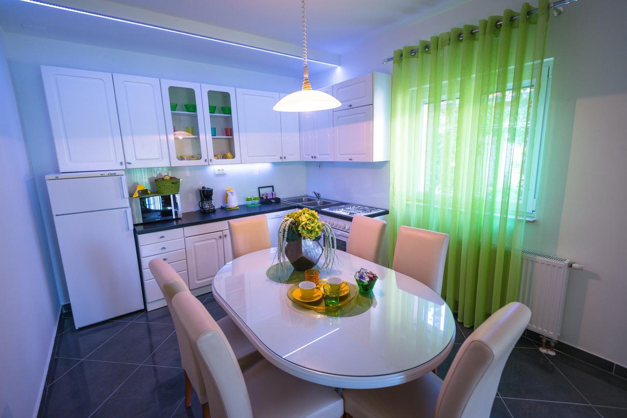 Apartments Sunny Garden โบรดาริตซา ภายนอก รูปภาพ