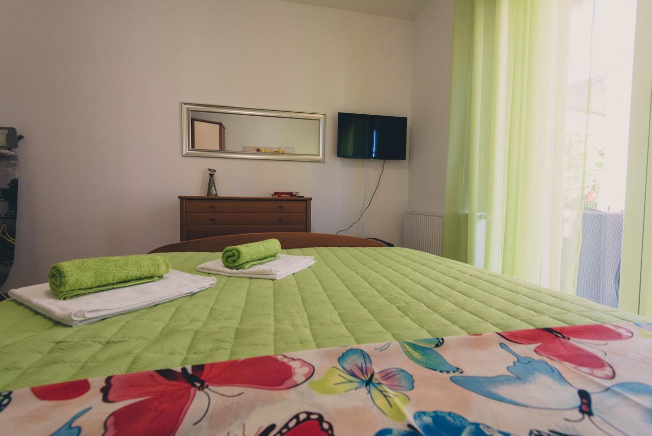 Apartments Sunny Garden โบรดาริตซา ภายนอก รูปภาพ
