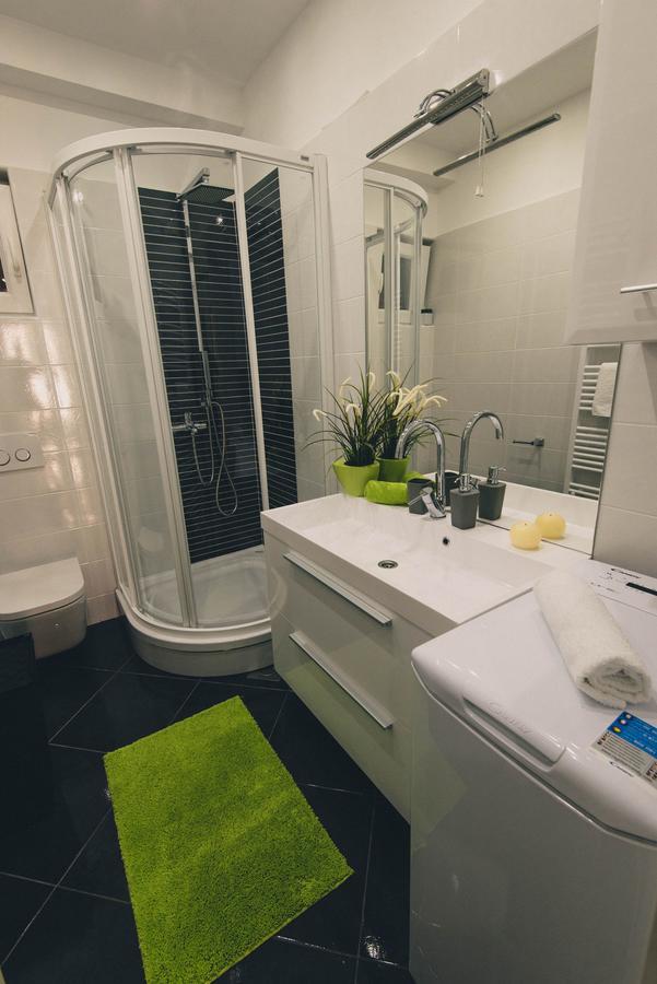 Apartments Sunny Garden โบรดาริตซา ภายนอก รูปภาพ