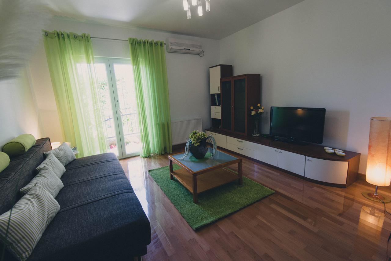 Apartments Sunny Garden โบรดาริตซา ภายนอก รูปภาพ